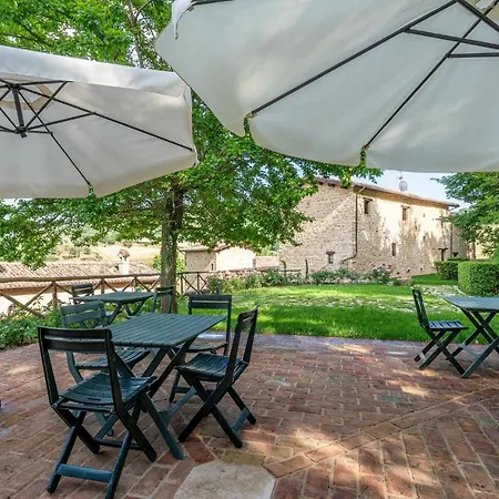 Feriehus Awesome In Camerino With Outdoor Swimming Pool, Wifi And 2 Bedrooms *
