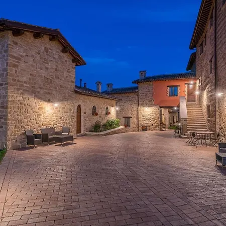 Feriehus Awesome In Camerino With Outdoor Swimming Pool, Wifi And 2 Bedrooms *