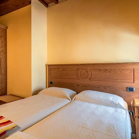 Awesome In Camerino With Outdoor Swimming Pool, Wifi And 2 Bedrooms