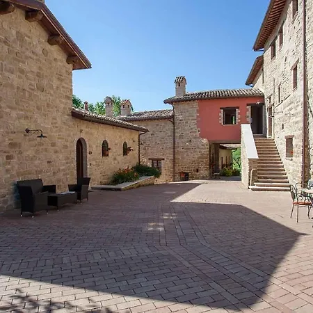 Awesome In Camerino With Outdoor Swimming Pool, Wifi And 2 Bedrooms *