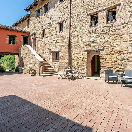 Awesome In Camerino With Outdoor Swimming Pool, Wifi And 2 Bedrooms * Crispiero
