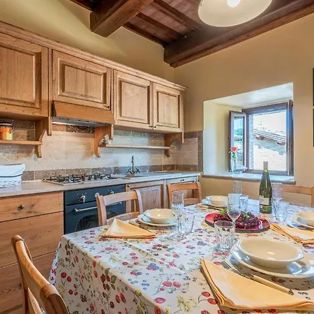 Awesome In Camerino With Outdoor Swimming Pool, Wifi And 2 Bedrooms *