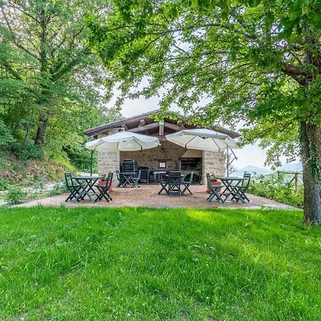 Awesome In Camerino With Outdoor Swimming Pool, Wifi And 2 Bedrooms Hébergement de vacances *
