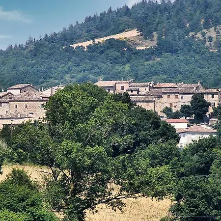Awesome In Camerino With Outdoor Swimming Pool, Wifi And 2 Bedrooms Hébergement de vacances Crispiero