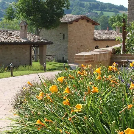 Awesome In Camerino With Outdoor Swimming Pool, Wifi And 2 Bedrooms * Crispiero