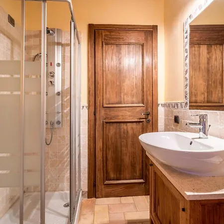 Awesome In Camerino With Outdoor Swimming Pool, Wifi And 2 Bedrooms * Crispiero